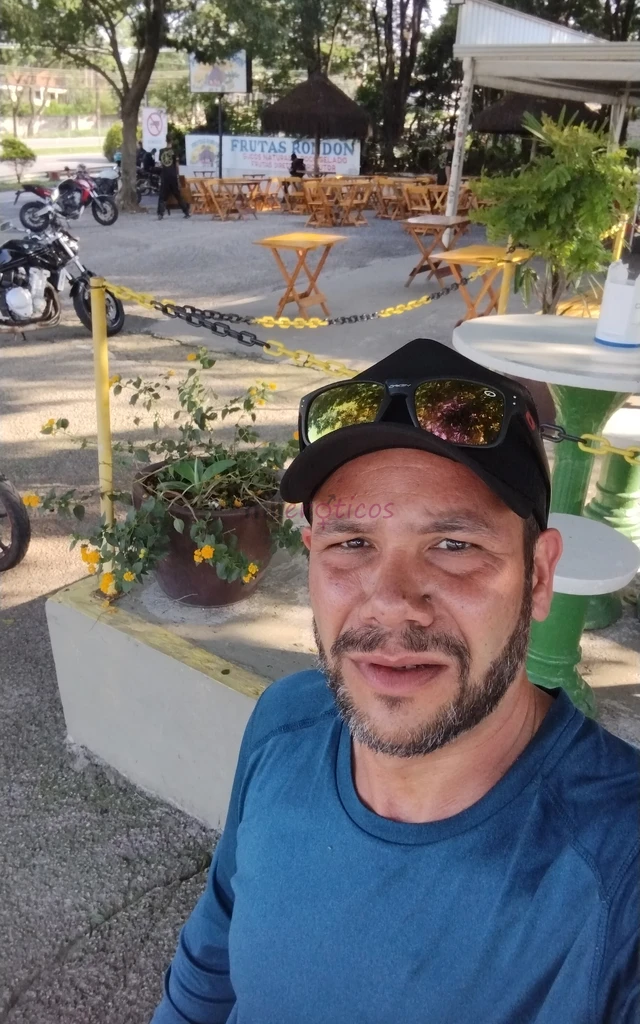 Sou massagista a 7 anos atendo apenas mulheres ambiente aconchegante sala equipada com maca trabalho com as tecnicas massagem relaxante sensitiva tant...