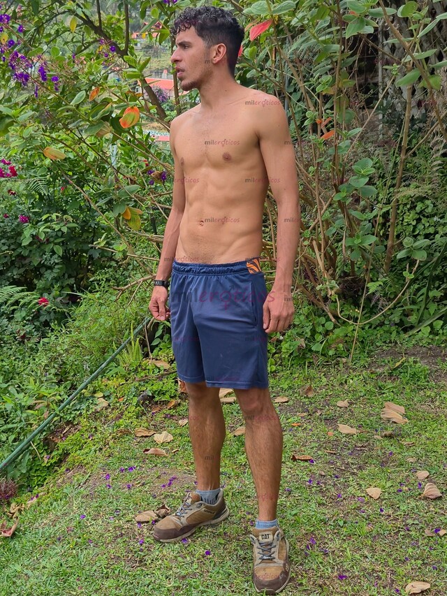 FOTOS DE JOVEN VERGÓN NUEVO EN LA CIUDAD DE BOGOTÁ