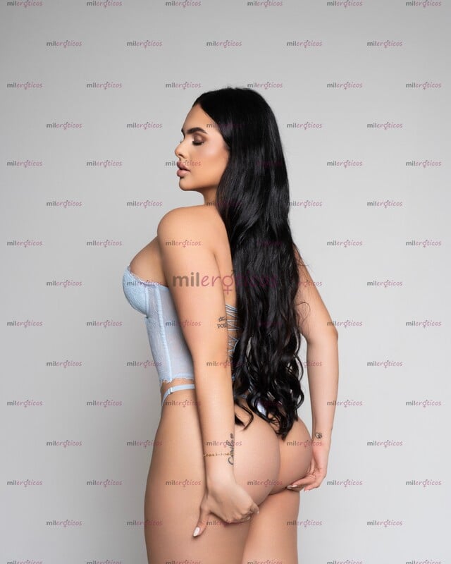 FOTOS DE MAJO TÚ PELI NEGRA CALIENTE Y SEXY COLOMBIANA