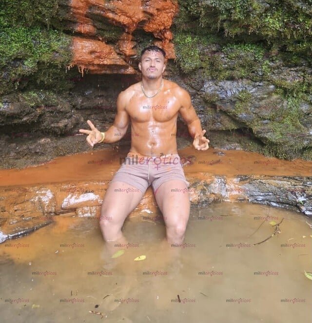 FOTOS DE ACÁ UN MORENITO ALTO Y SEXY DISPONIBLE PARA TI