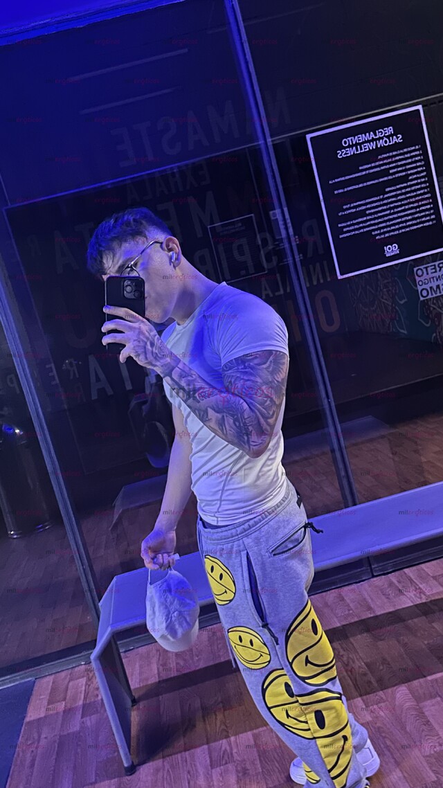 FOTOS DE CHICO GUAPO Y CARISMÁTICO QUE TE HARÁ TOCAR EL CIELO SOLO MUJERES