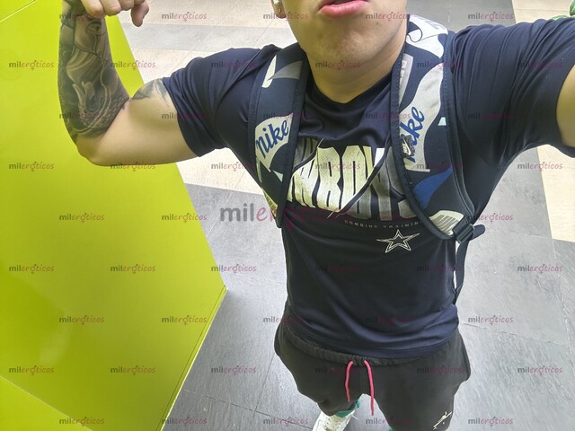 FOTOS DE CHICO GUAPO Y CARISMÁTICO QUE TE HARÁ TOCAR EL CIELO SOLO MUJERES