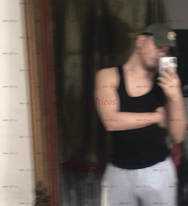 FOTOS DE UNIVERSITARIO CACHONDO LISTO PARA HACERTE DISFRUTAR