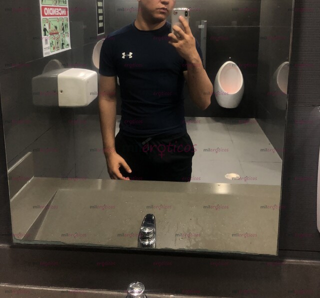 FOTOS DE UNIVERSITARIO CACHONDO LISTO PARA HACERTE DISFRUTAR