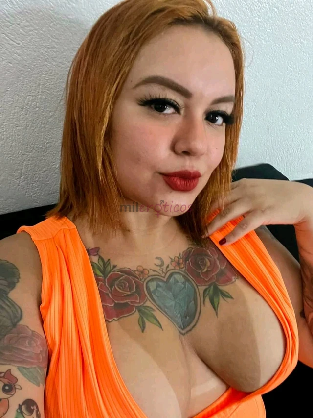 Oii amores me chamo emily so faco atendimentos virtuais chama para mais informacoes no pv sou gordinha tenho varios videos dando o cuzinho meus amores...