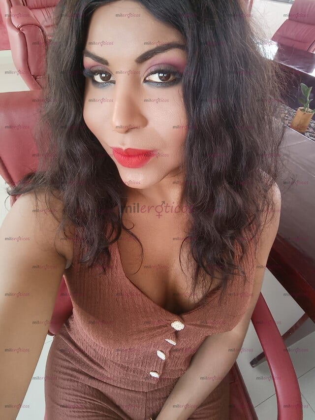 FOTOS DE TU MORENA DORADA DE FUEGO EN TU MARAVILLOSO LUGAR LISTA PARA CUMPLIR TUS DESEOS