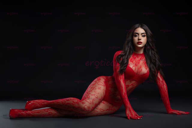 FOTOS DE TENGO LO QUE BUSCAS, BONITA, CHICHONA, NALGAS RICAS Y UN CARAMELO.