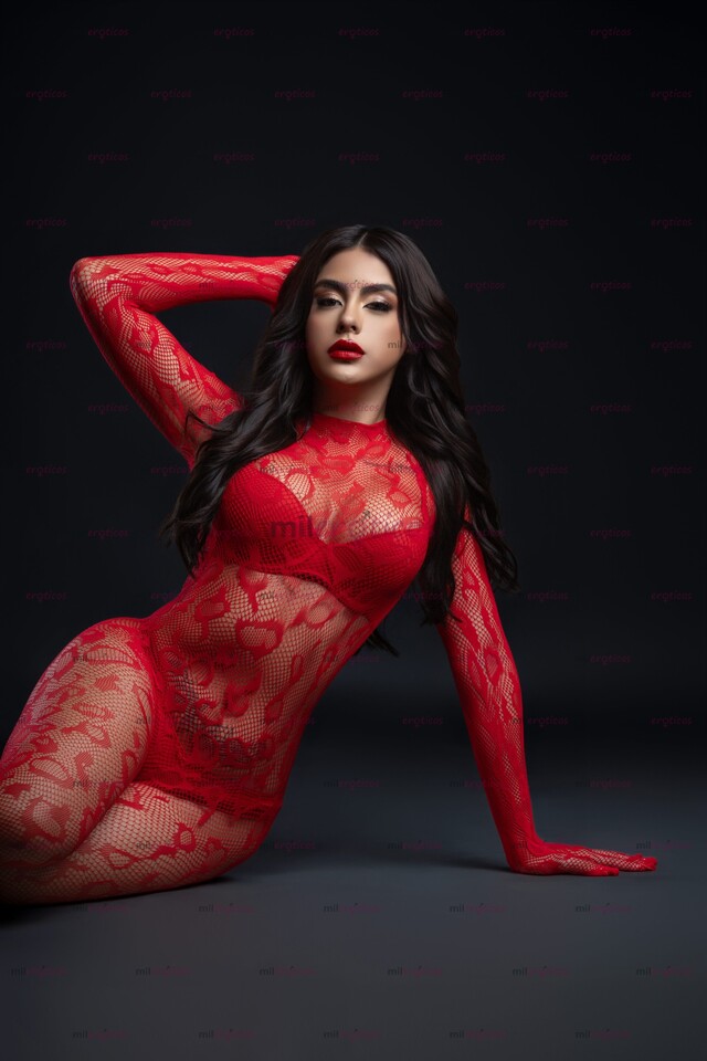 FOTOS DE TENGO LO QUE BUSCAS, BONITA, CHICHONA, NALGAS RICAS Y UN CARAMELO.