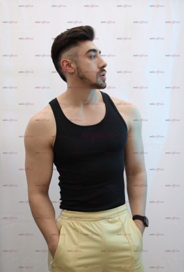 FOTOS DE SEXY MACHO MUY CALIENTE, VISITANDO TU CUIDAD