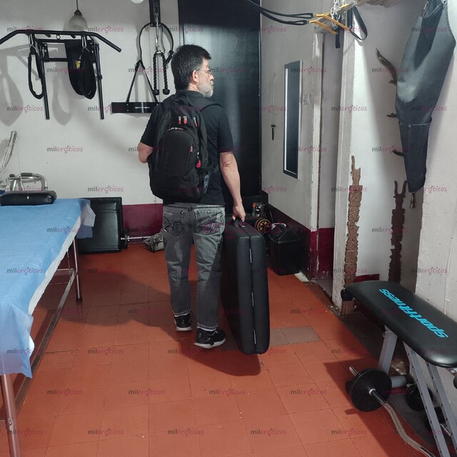 FOTOS DE MASAJISTA 61 AÑOS PASIVO OFREZCO SERVICIO PERSONAL EN MEDELLÍN