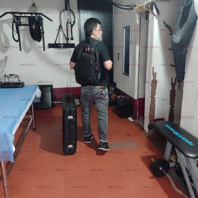 FOTOS DE MASAJISTA 61 AÑOS PASIVO OFREZCO SERVICIO PERSONAL EN MEDELLÍN