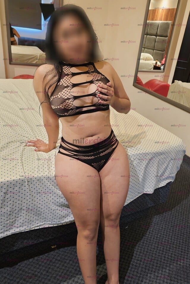 FOTOS DE HOLA MIS AMORES SOY PAMELA UNA CHICA DE 18 AÑITOS LISTA PARA TI PAPI