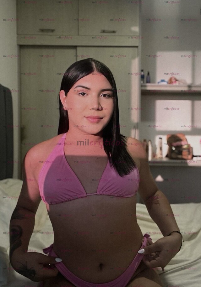 FOTOS DE TRANS CON CARA ANGELICAL, PERO UNA PERRITA EN LA CAMA, DISPUESTA A TODO