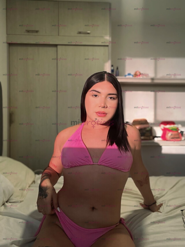 FOTOS DE TRANS CON CARA ANGELICAL, PERO UNA PERRITA EN LA CAMA, DISPUESTA A TODO