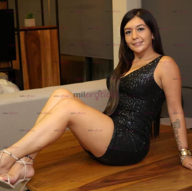 FOTOS DE BONITA CHICA MUY COMPLACIENTE CON GANAS DE PASARLA BIEN.