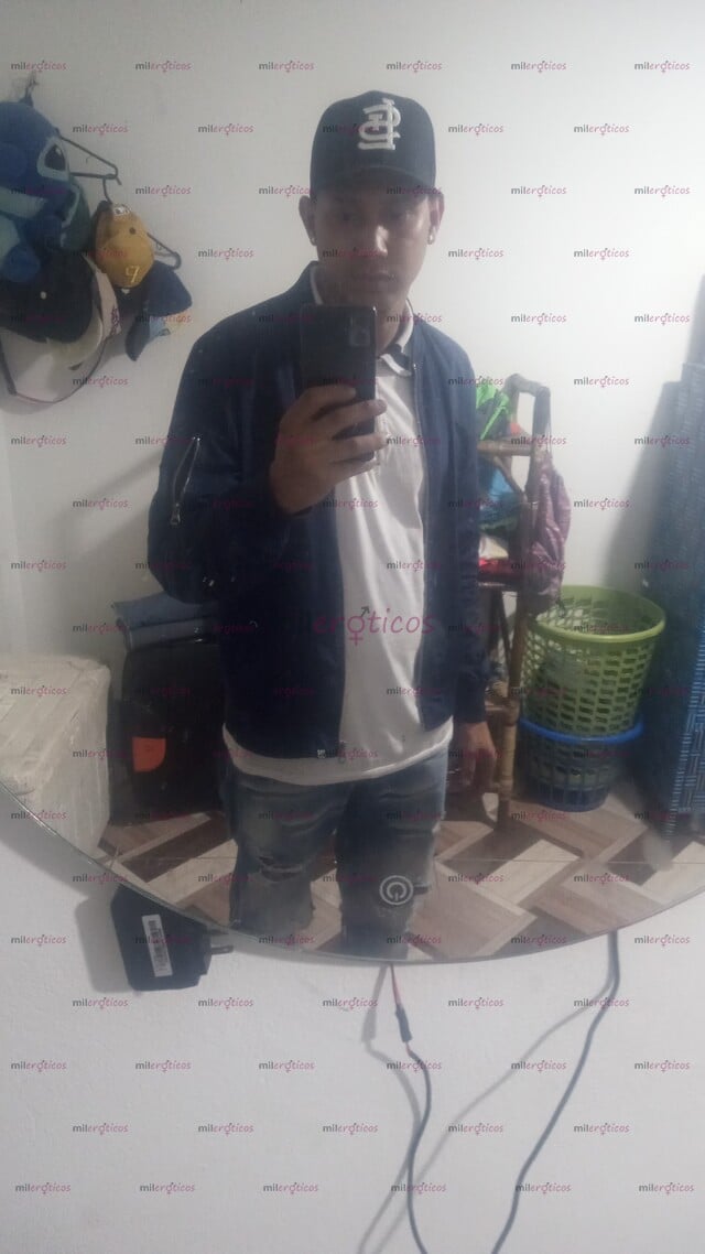 FOTOS DE JOVEN VENEZOLANO ACTIVO ALGÚN PASIVO DESEOSO UNO GANOSO DE LECHE