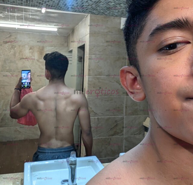 FOTOS DE ESTUDIANTE PASIVO, DELGADO, DISCRETO Y EDUCADO