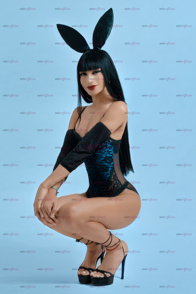 FOTOS DE SHARI RECIÉN LLEGADA Y LA MUÑECA MÁS ACCESIBLE DE LA VITRINA