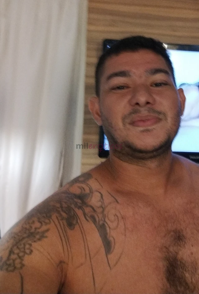 E ai tudo bem me chama donato e estou aqui pra realizar seus fetiches sou dotado e danado ja sou experiente na area voce nao tera problemas com inibic...