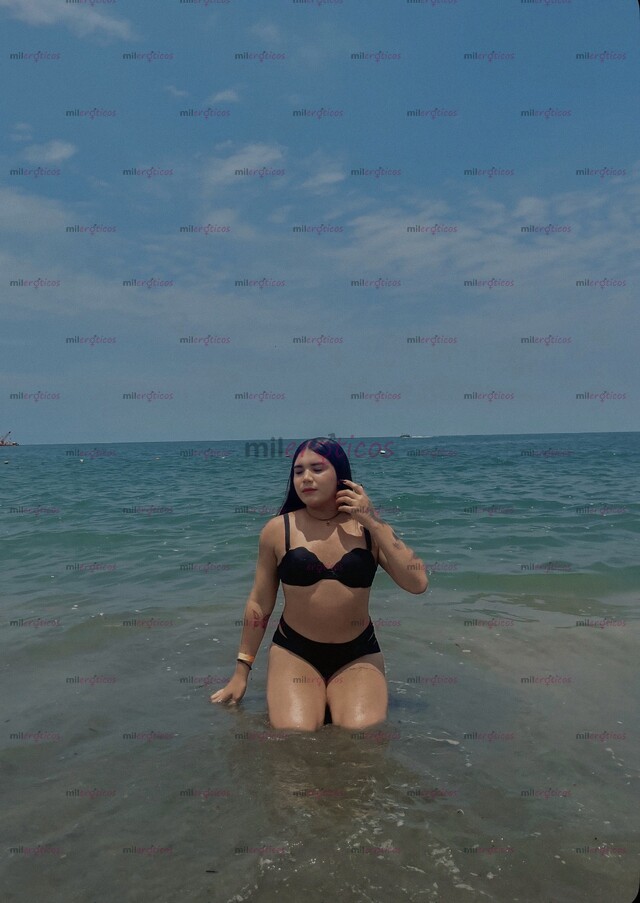 FOTOS DE HERMOSA TRANS PELI NEGRA DE PIEL BLANCA, COMPLACIENTE