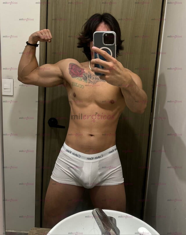FOTOS DE GUAPO BISEXUAL VERGON 21 CM CON SITIO MANDA WASAP