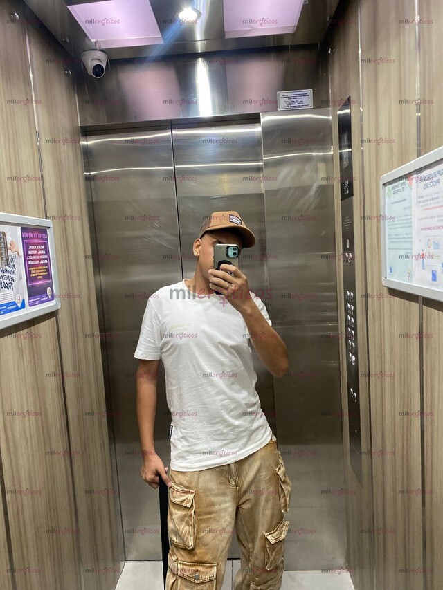 FOTOS DE HOLA SOY SANTIAGO NUEVO EN LA CUIDAD DE MEDELLÍN DISPUESTO A PASAR UN BUEN RATO
