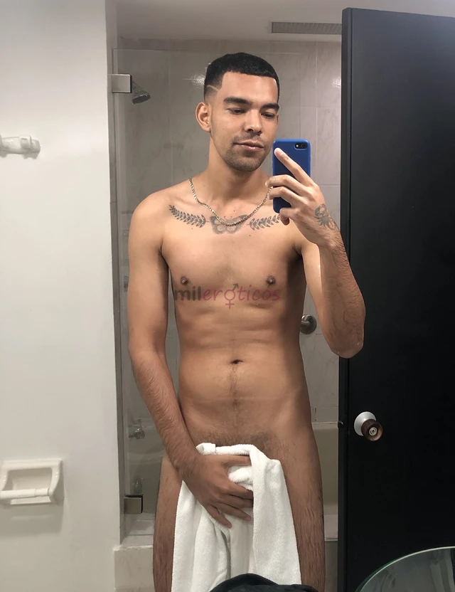 Masajista versatil verga de 19 cm nalgon guapo varonil fetichista no tengo sitio voy a domicilio escribeme al whatsapp y vemos para pasarla bien masaj...