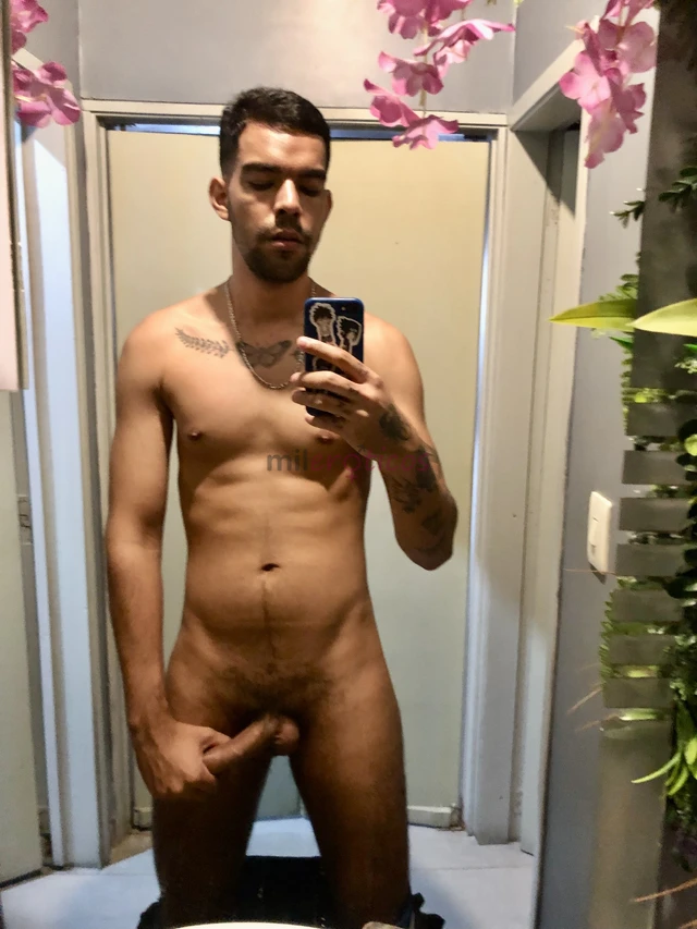 Masajista versatil verga de 19 cm nalgon guapo varonil fetichista no tengo sitio voy a domicilio escribeme al whatsapp y vemos para pasarla bien masaj...