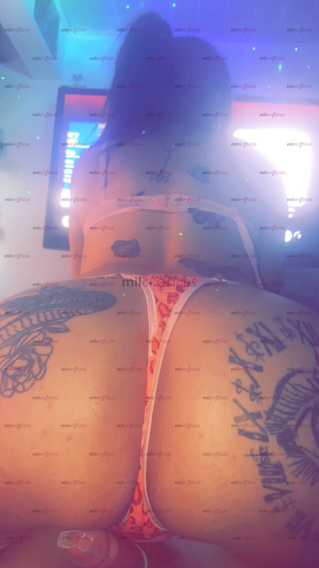 FOTOS DE MUJER TRANS SÚPER TATUADA ME ENCANTA CHUPAR PENE CON MUCHA SALIVA