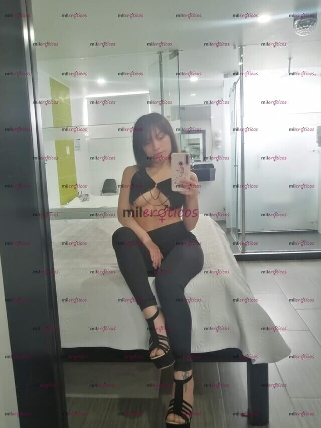 FOTOS DE DULCE POR FUERA, PELIGROSA EN PRIVADO. SIN PRISAS PARA COMPLACERTE.