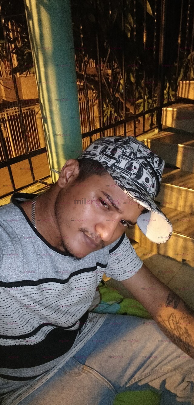 FOTOS DE MORENO CALIENTE, LISTO PA PARTIR CULOS, VERSÁTIL, CULEO RICO TODO EL DIA