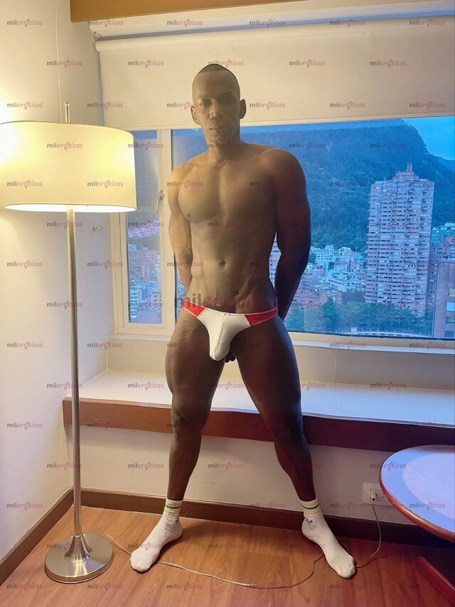 FOTOS DE NEGRO VERGÓN ROMPE CULO Y MUY COMPLACIENTE