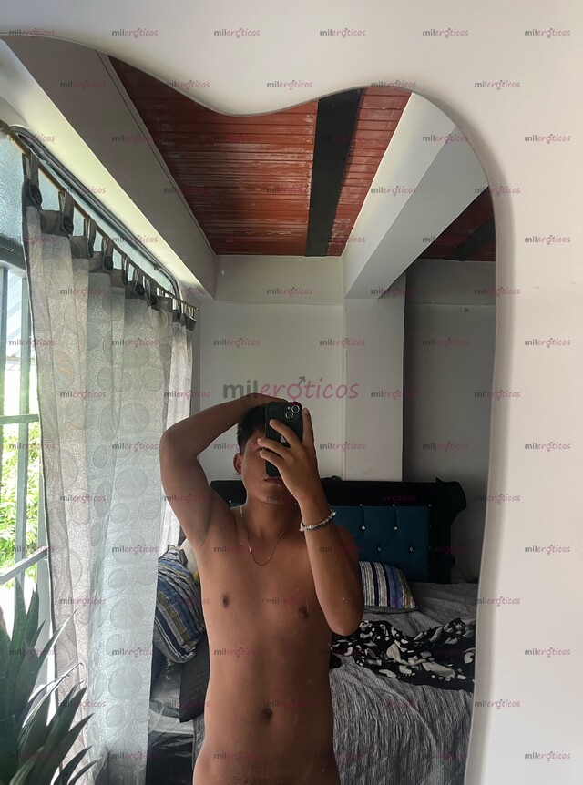 FOTOS DE VEN Y DISFRUTAS EL MEJOR SERVICIO VIRTUAL! CON MI ENORME VERGA PARA TI !