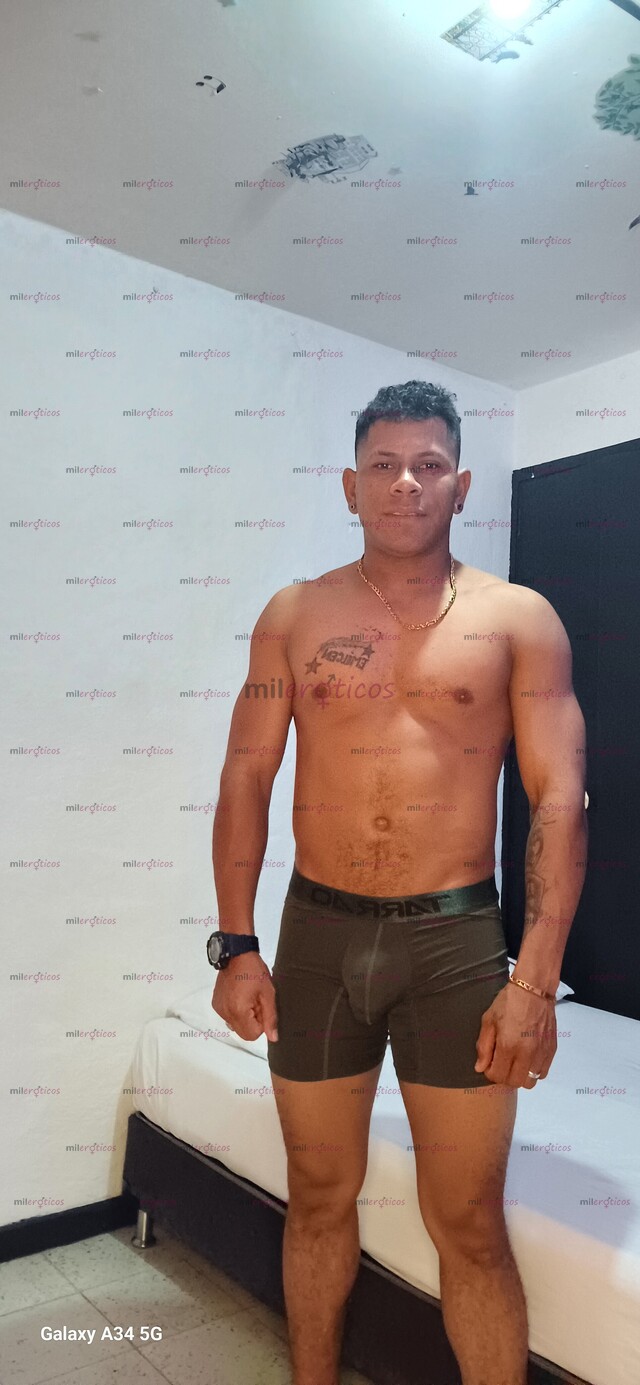 FOTOS DE NUEVO MORENO ATRACTIVO BIEN DOTADO FULL ARRECHITO