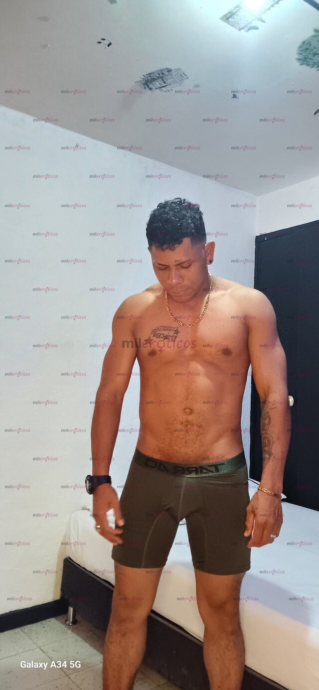 FOTOS DE NUEVO MORENO ATRACTIVO BIEN DOTADO FULL ARRECHITO