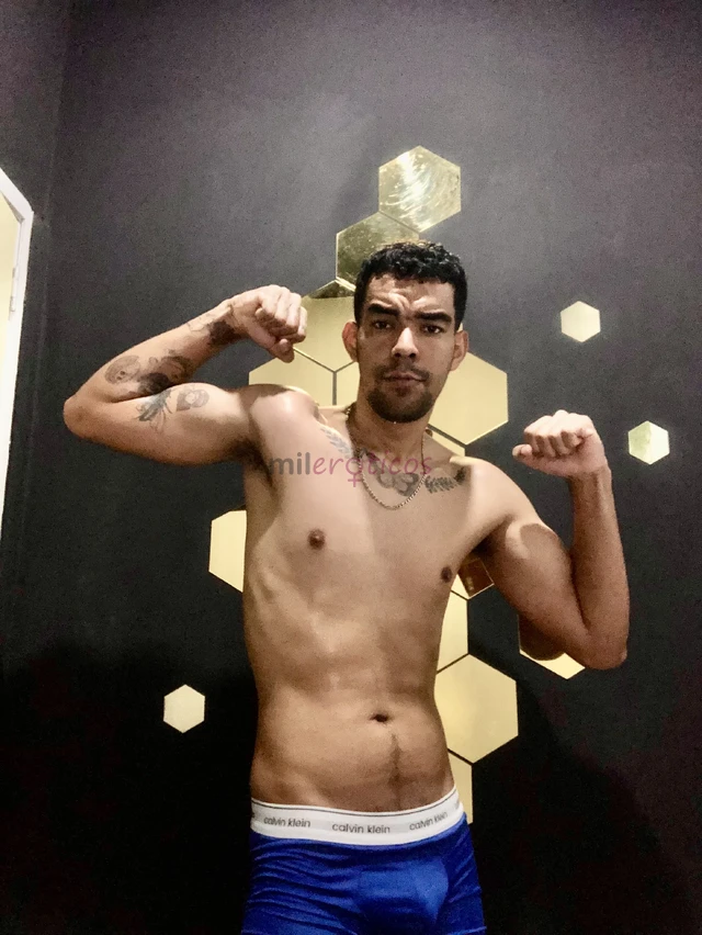 Masajes relajantes y tantricos versatil nalgon y verga de 19 cm varonil cumplo fetiches y juego de roles no tengo sitio voy a domicilio complaciente a...