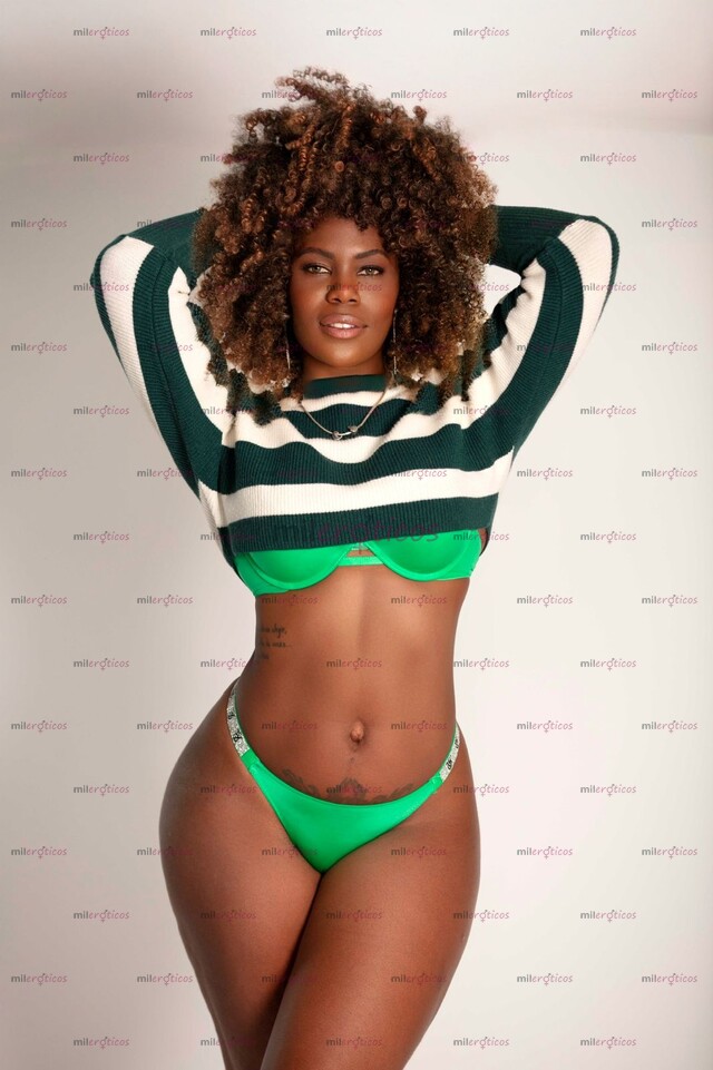 FOTOS DE PROMOCIÓN DE ÚLTIMOS DÍAS. MUÑECA NEGRA EN TIERRA REGIA