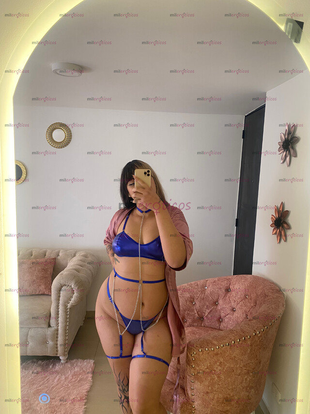 FOTOS DE APRETADITA Y MOJADA, CON GANAS DE UNA BUENA VERGA, TRIPLATO Y SQUIRT