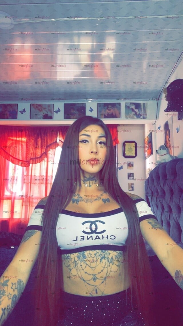 FOTOS DE SEXY Y ARRECHITA MUJER TRANS SÚPER SEXI TATUADA. ME ENCANTA CHUPAR