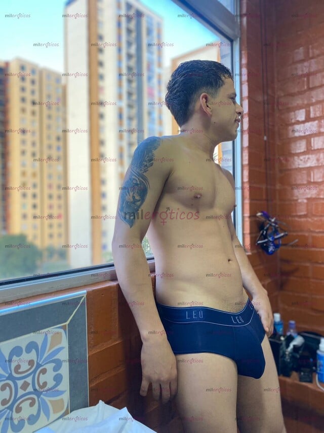 FOTOS DE VENEZOLANO HETERO CURIOSO VERGON 22CM NUEVO EN LA CIUDAD DE MEDELLIN