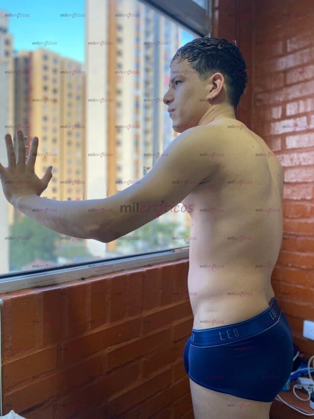 FOTOS DE VENEZOLANO HETERO CURIOSO VERGON 22CM NUEVO EN LA CIUDAD DE MEDELLIN