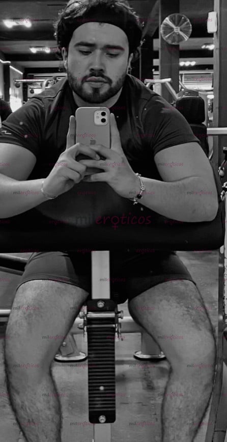 FOTOS DE GYM, BARBA Y PIEL. NO NECESITO MÁS PARA PERDERTE LA CALMA.
