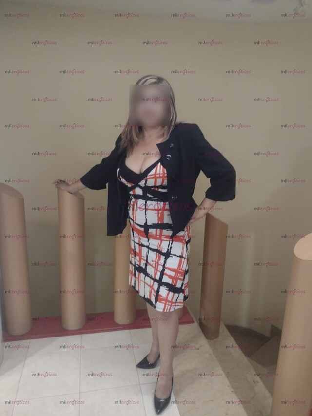 FOTOS DE ¿TE GUSTARIA QUE LA MAESTRA KELLY TE ENSEÑE EN UNA VIDEO LLAMADA DESNUDA?