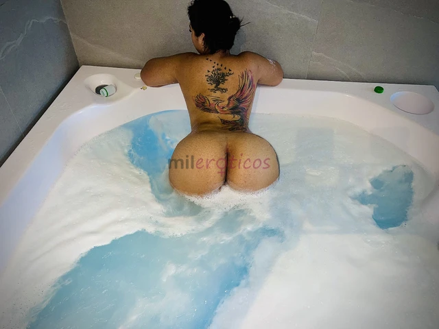 Delicioso oral sin muy profundo y salivoso rico coqueteo y baile para empezar y romper el hielo full anal y vaginal en todas las posiciones que te gus...