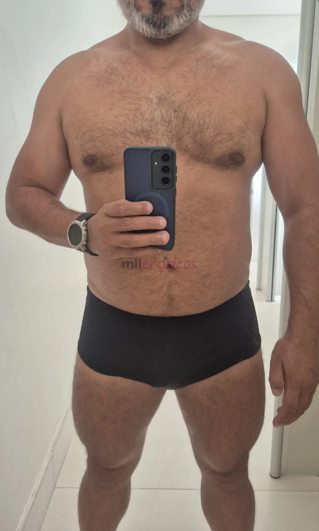 No momento estou apenas com videochamada e conteudomacho somente ativo com cara e jeito de macho eu cobro pra te comer bem gostoso tambem faco videoch...