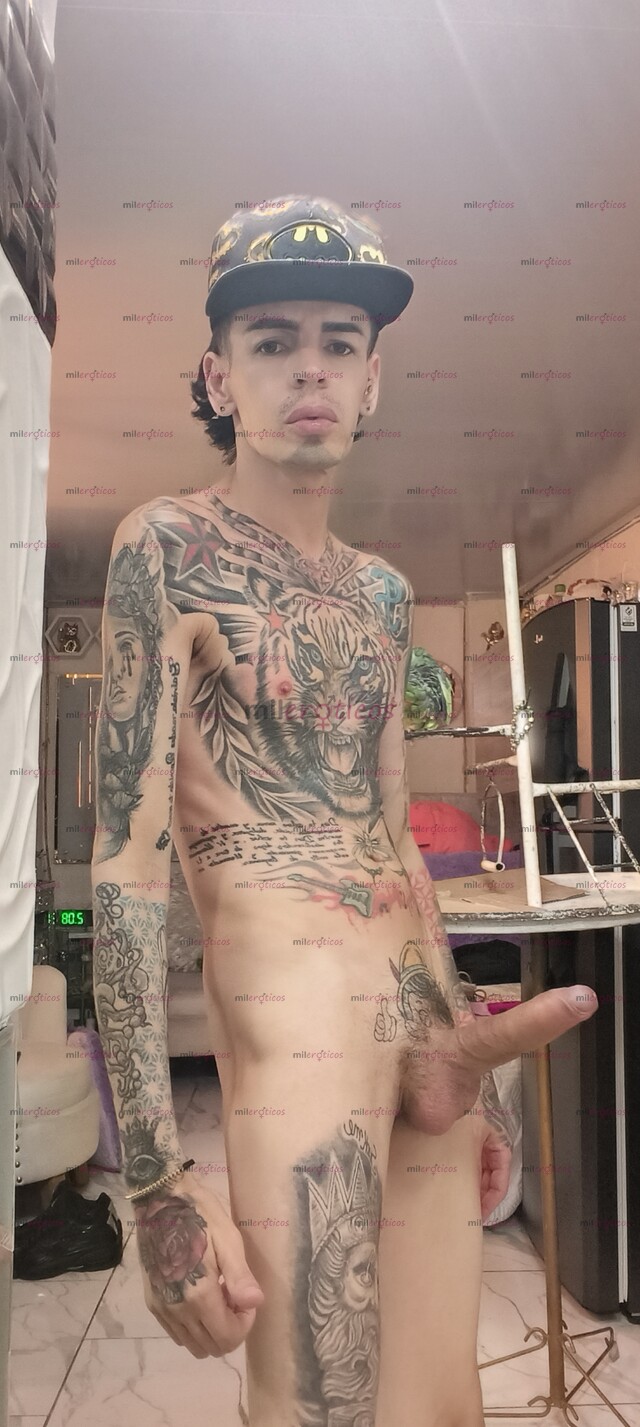 FOTOS DE FLACO VERGON ACTIVO TATUADO BLANCO MORBOSO