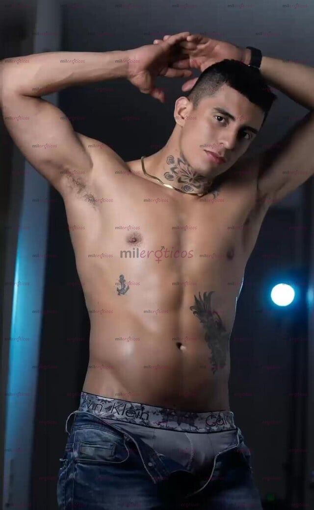 FOTOS DE MODELO MASCULINO Y ESPECIALISTA EN MASAJES ERÓTICOS.