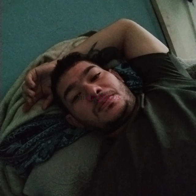 E ai tudo bem me chama donato e estou aqui pra realizar seus fetiches sou dotado e danado ja sou experiente na area voce nao tera problemas com inibic...