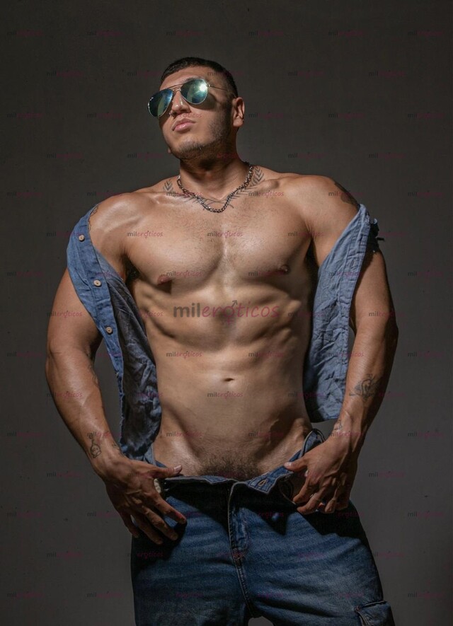 FOTOS DE ACTIVO DOTADO TATUADO Y MORBOSO LISTO PARA ENCUENTROS MORBOSOS Y DISCRETOS