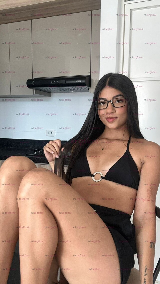 FOTOS DE JOVEN COLOMBIANA DELGADA, DULCE Y CALIENTE